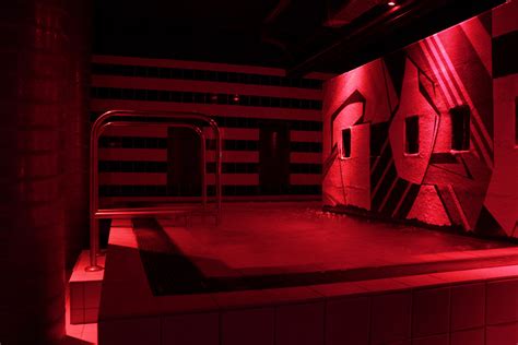 Pluto Sauna (Phoenix), Essen